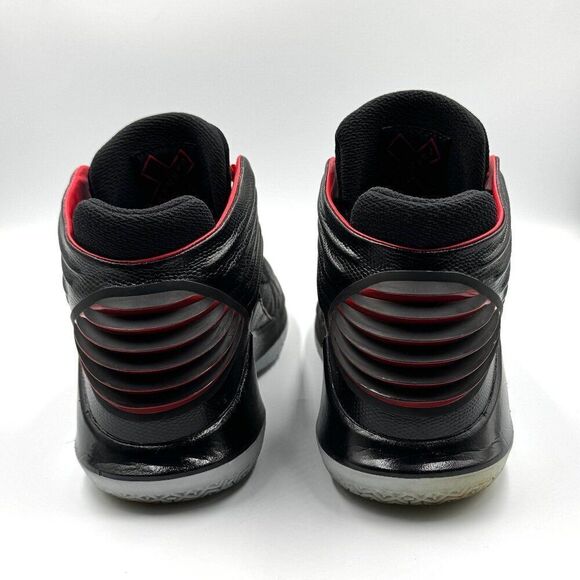 Air Jordan 32 'Banned' - Picture 6 of 13